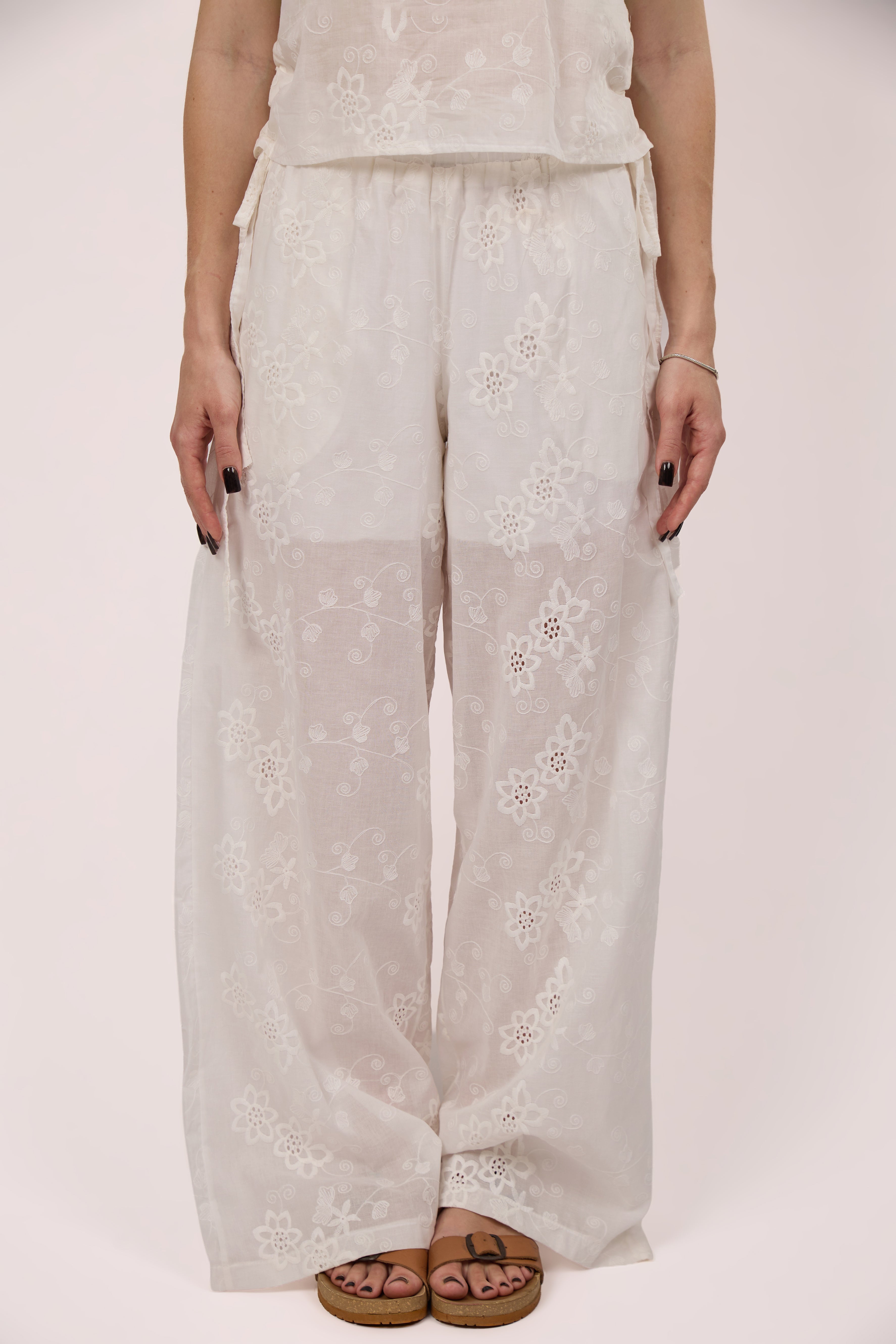 Embroidered flower white set