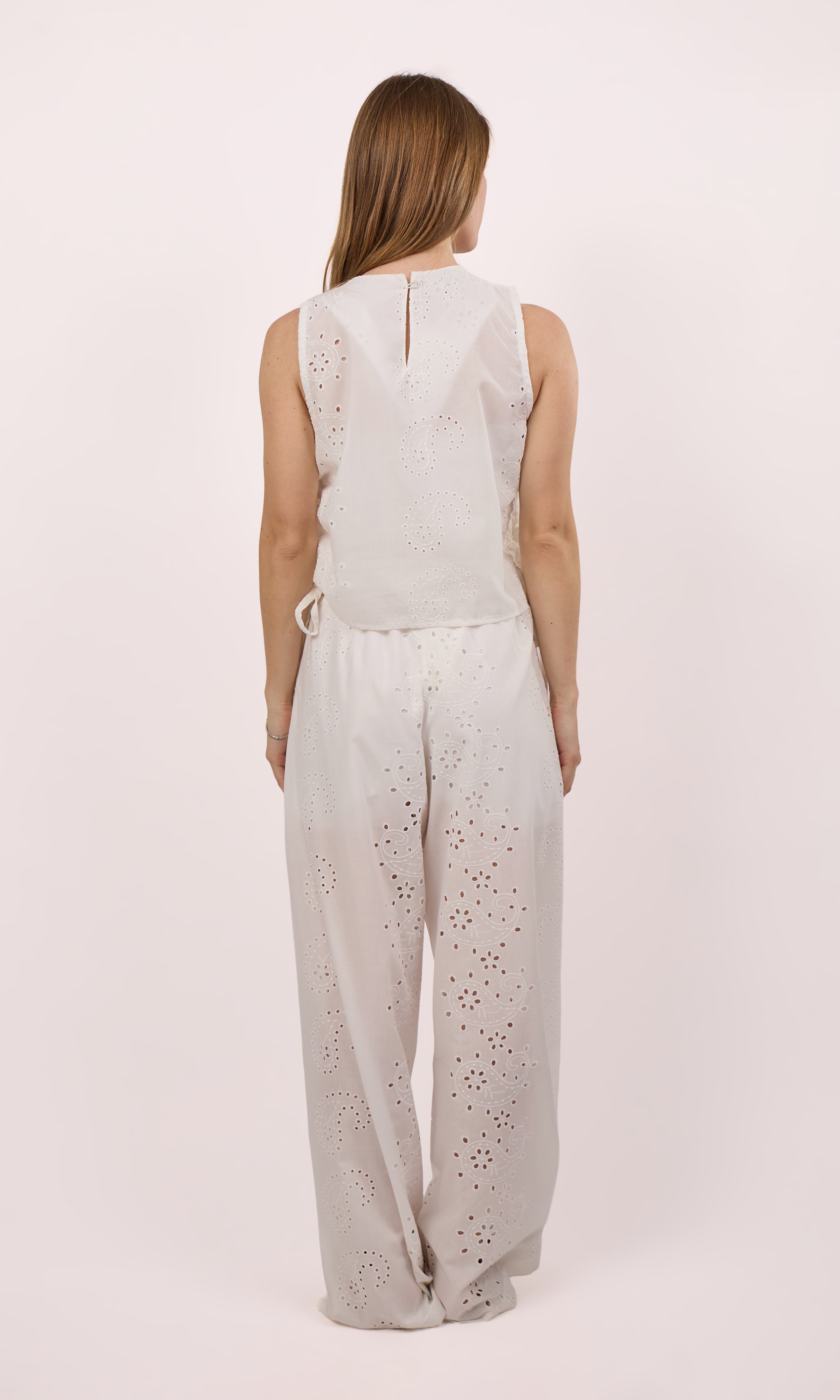 Embroidered paisley white set