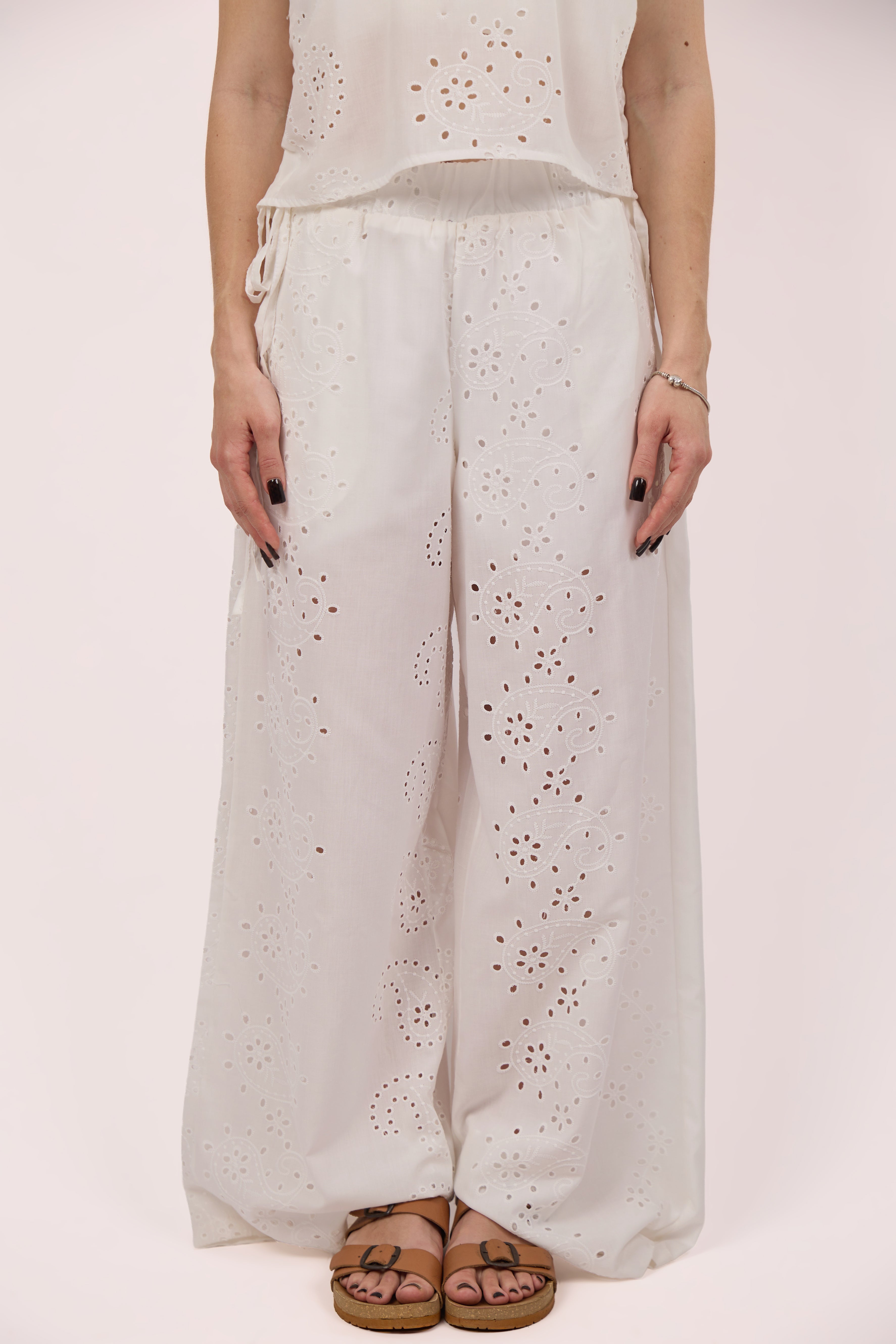 Embroidered paisley white set