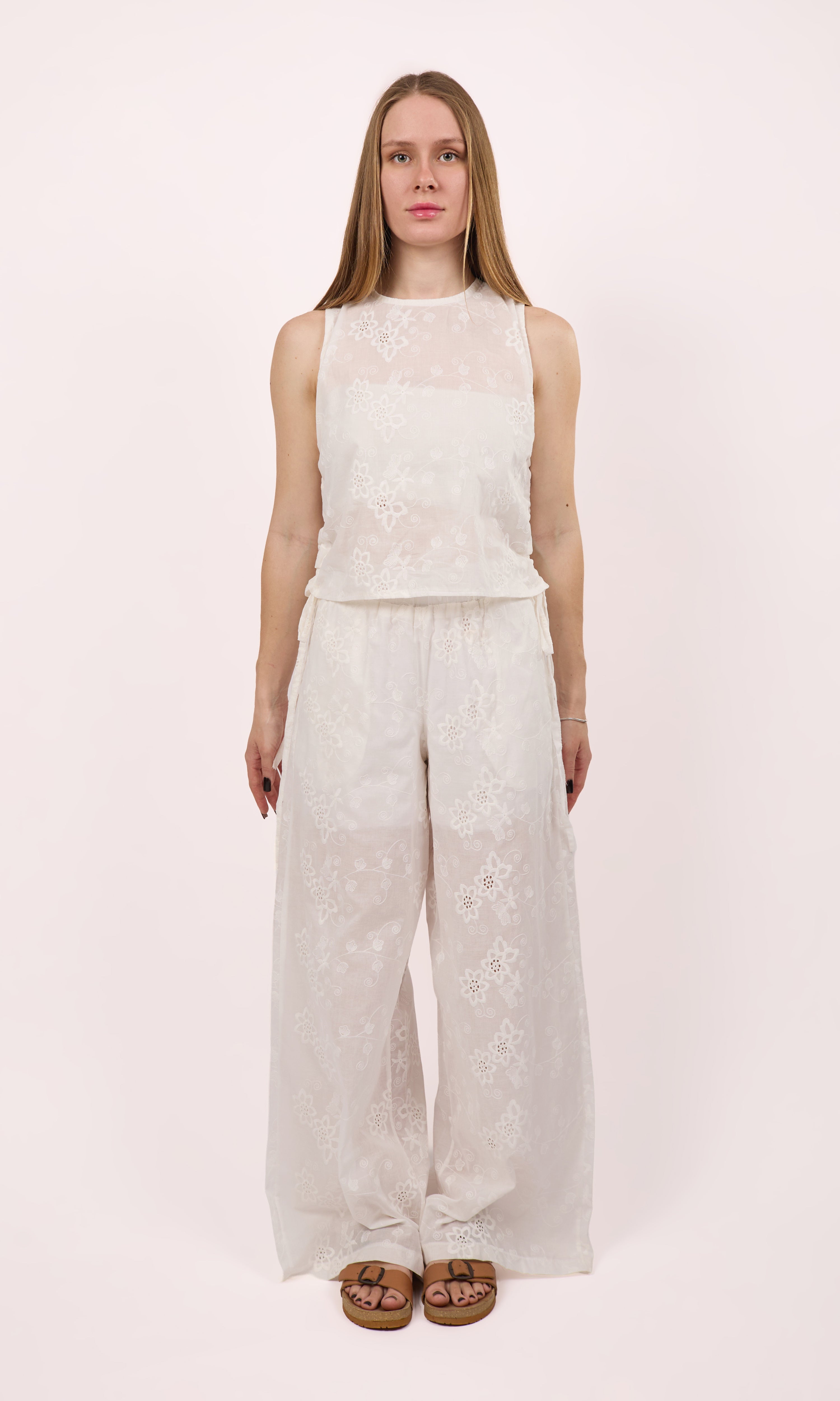 Embroidered flower white set