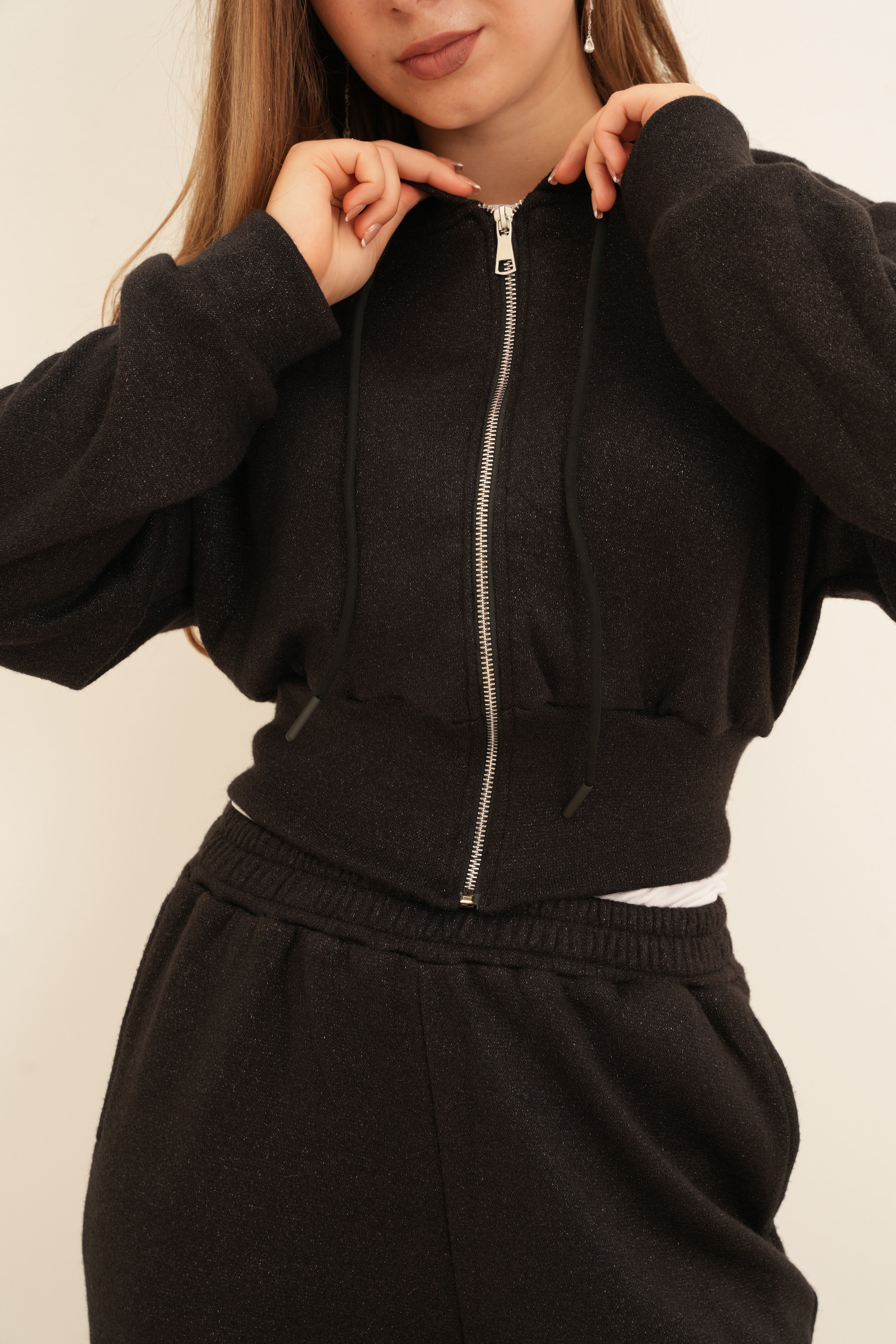 Metallic thread set Black