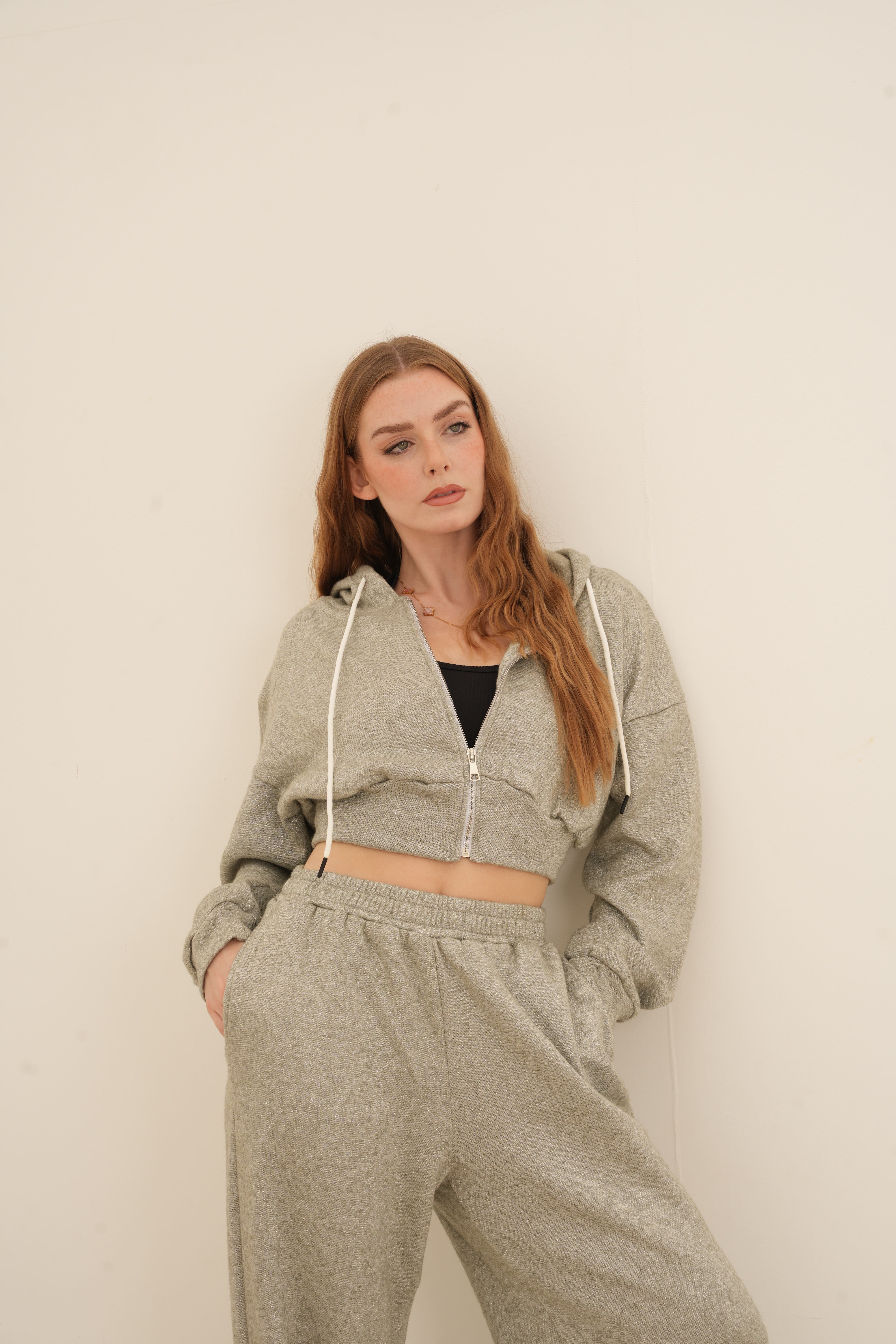 Metallic thread set Olive