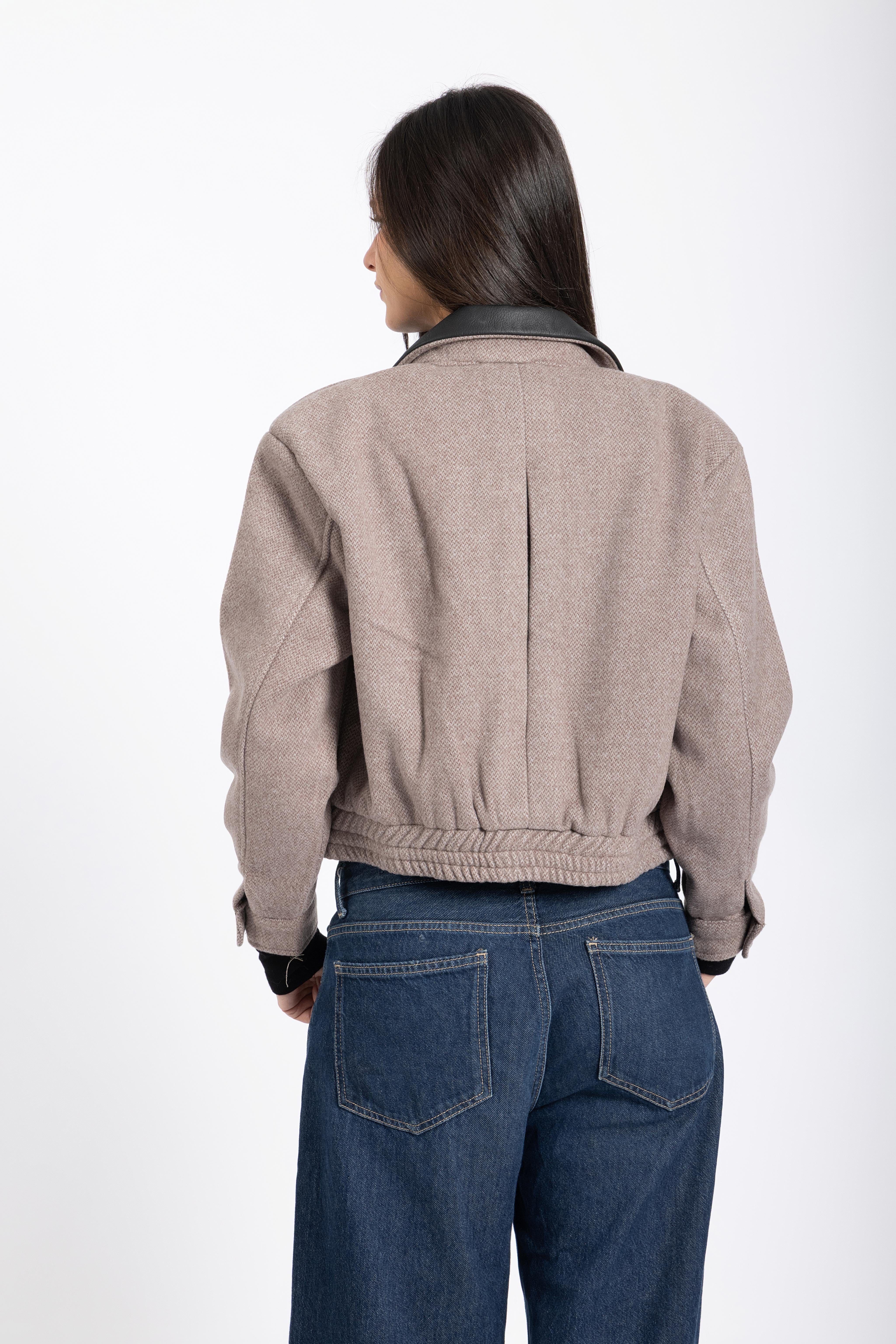 Beige bomber jacket( REAL LEATHER)