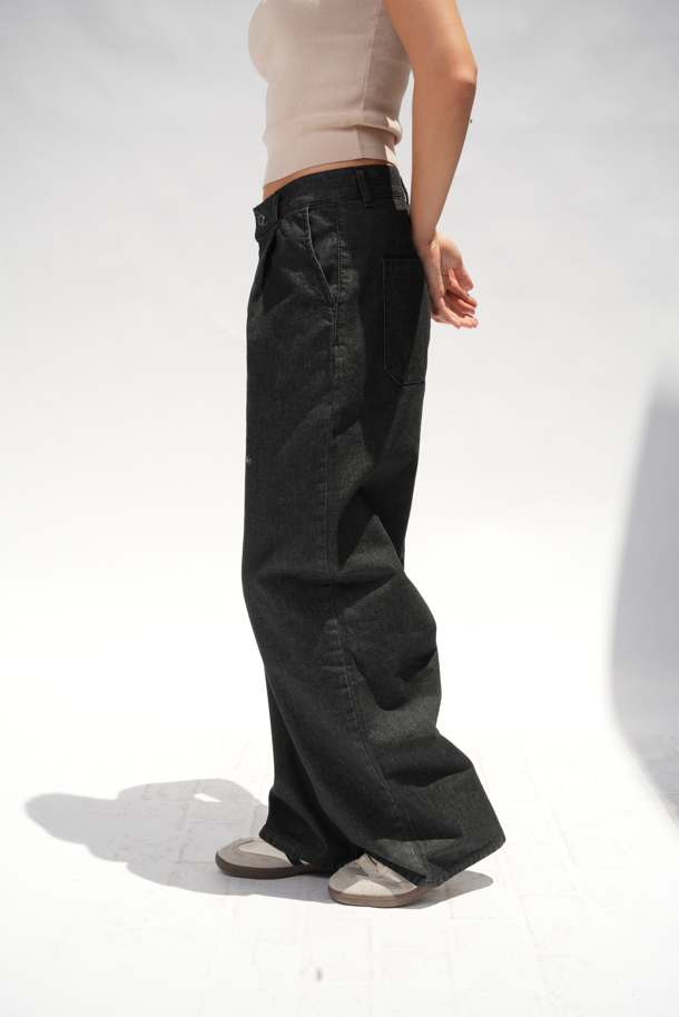 WIDE-LEG BLACK TROUSERS